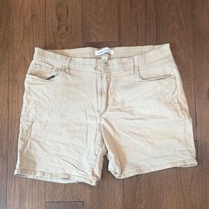Amazon Essentials Men’s Chino Khaki Shorts Size 38 C11-154